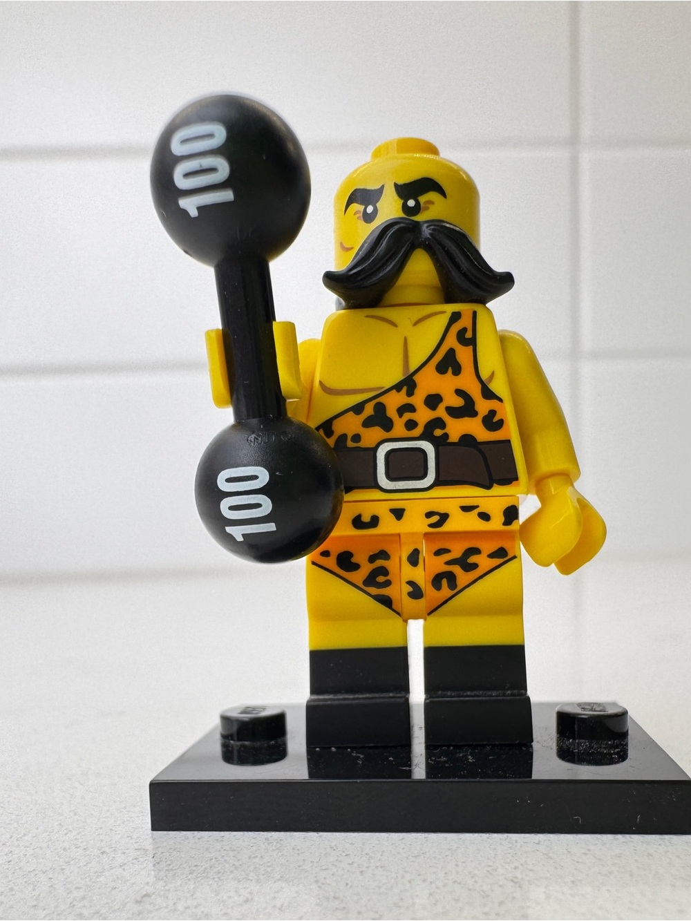 Lego Minifig - Circus Strongman - CMF Series 17